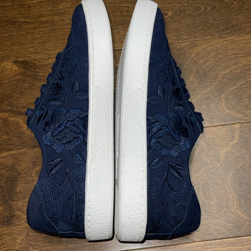 Johnny Was “Bianca” Sneaker - Picture 5 of 7